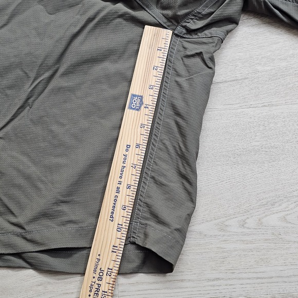 Kuhl Shorts Men's Size 38X10 Outdoor Hiking Born In The Mountains Brown - Picture 9 of 10